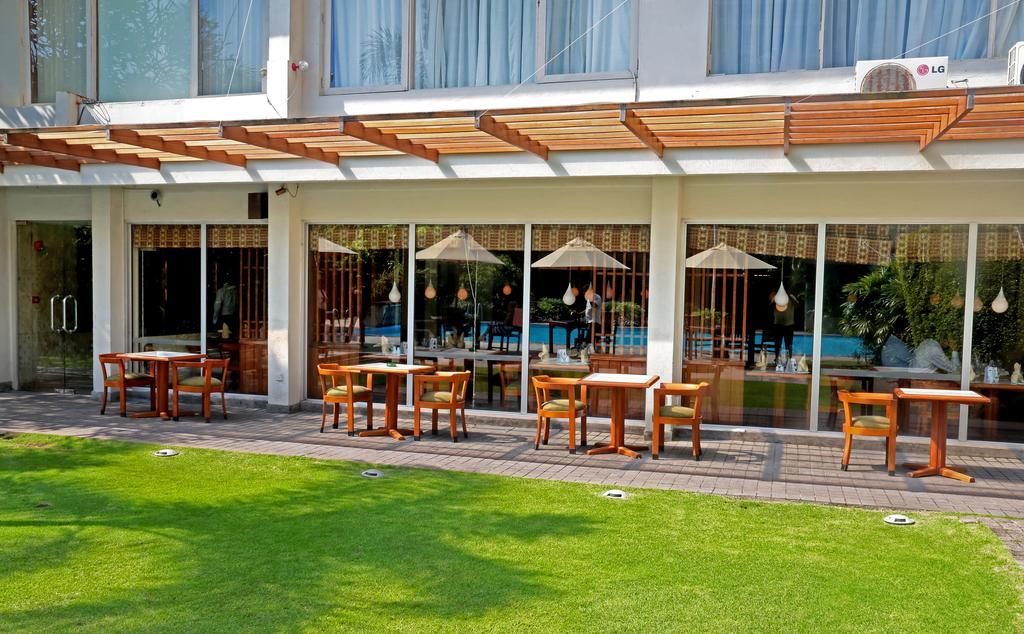 Ramada Colombo Hotel Luaran gambar